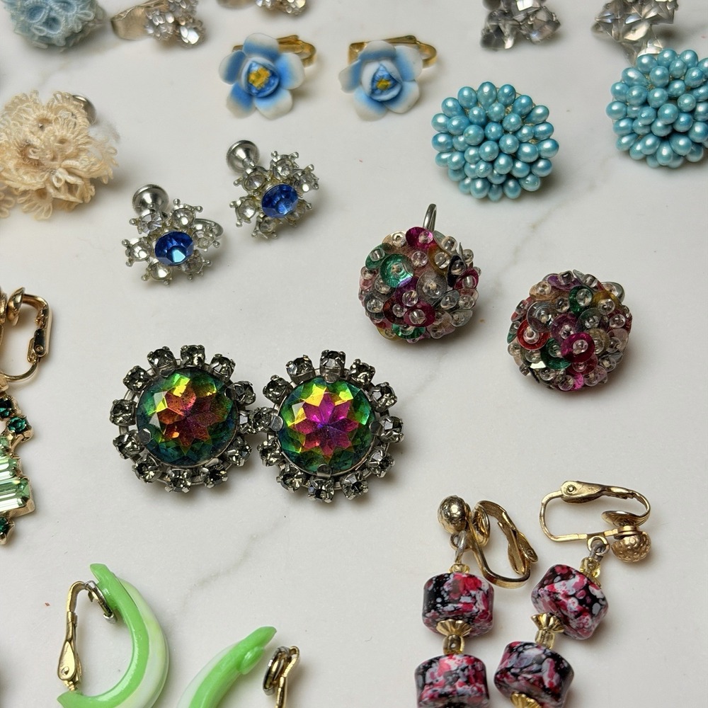 31 Pairs Vintage Clip On Earring Retro Colorful 60s 70s 80s Granny Whimsical - Picture 10 of 16